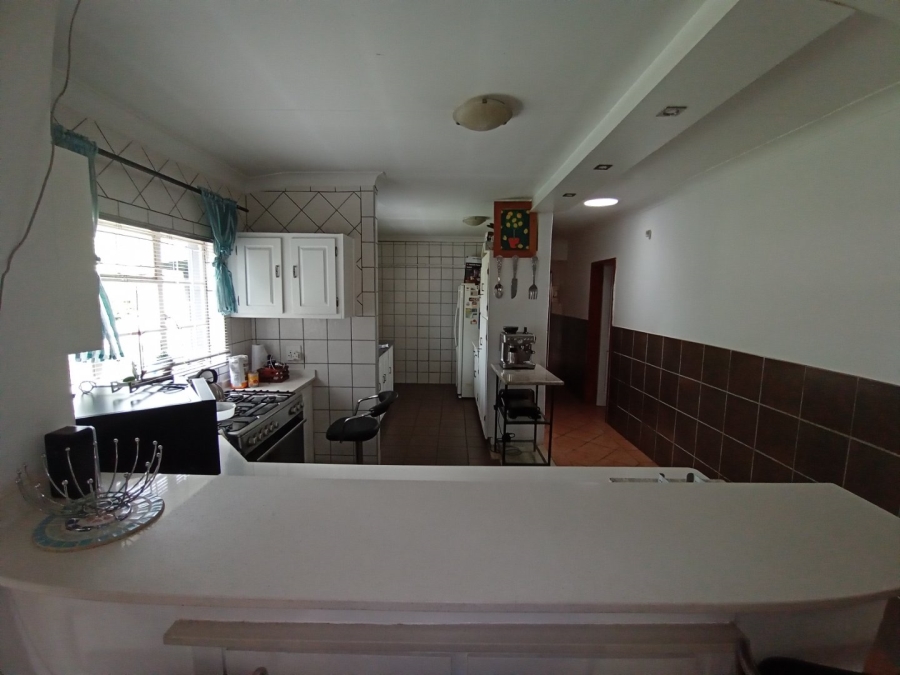 6 Bedroom Property for Sale in Tileba Gauteng