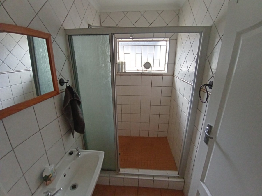 6 Bedroom Property for Sale in Tileba Gauteng