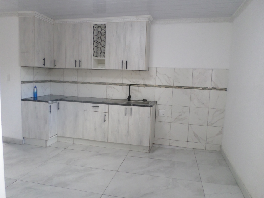 To Let 1 Bedroom Property for Rent in Coronationville Gauteng