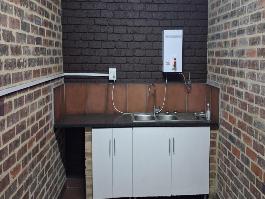 To Let Commercial Property for Rent in Kya Sands Gauteng