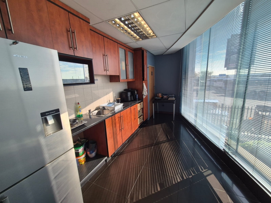 To Let Commercial Property for Rent in Gateway Industrial Park Gauteng