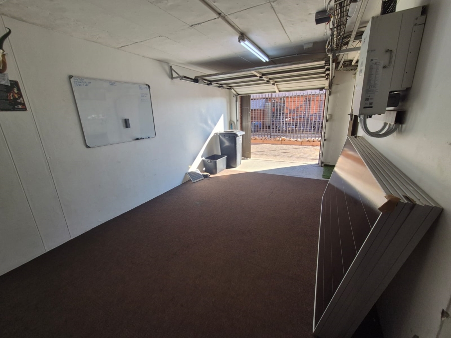 To Let Commercial Property for Rent in Gateway Industrial Park Gauteng