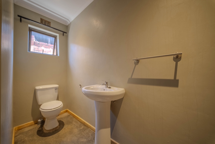 5 Bedroom Property for Sale in Shere Gauteng