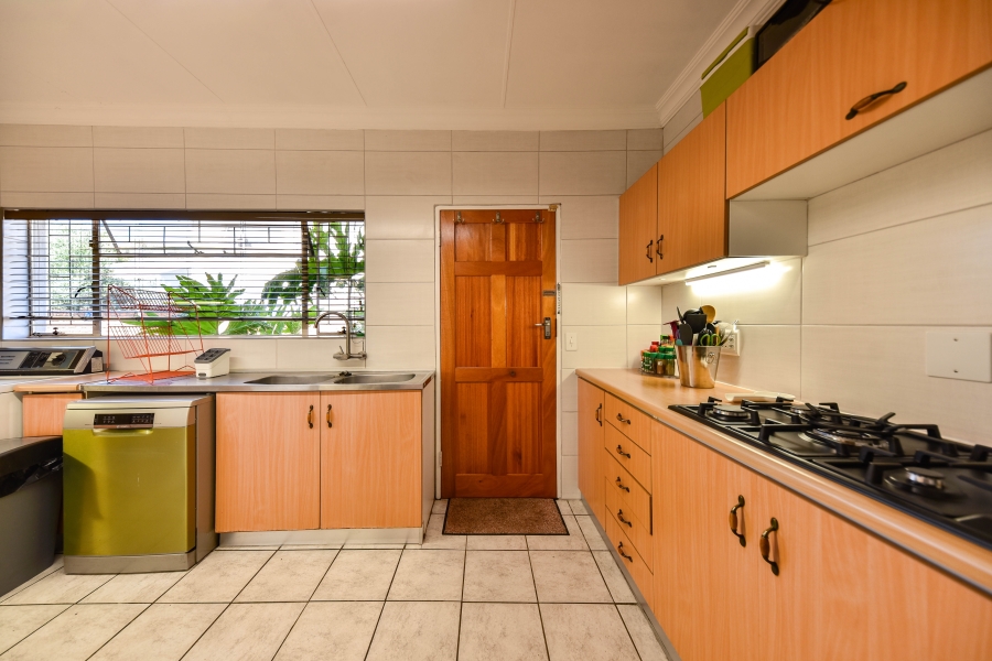 4 Bedroom Property for Sale in Garsfontein Gauteng