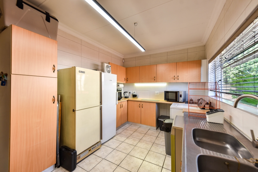 4 Bedroom Property for Sale in Garsfontein Gauteng