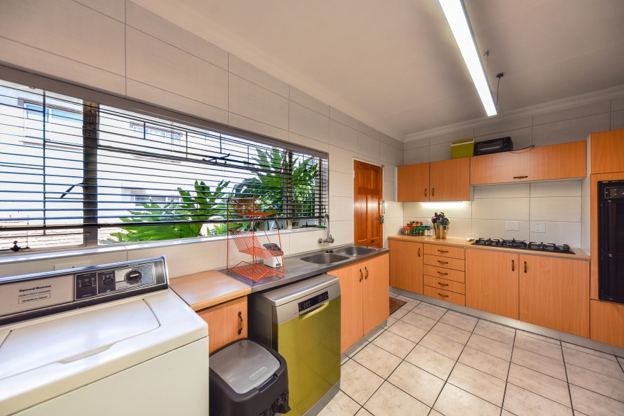 4 Bedroom Property for Sale in Garsfontein Gauteng