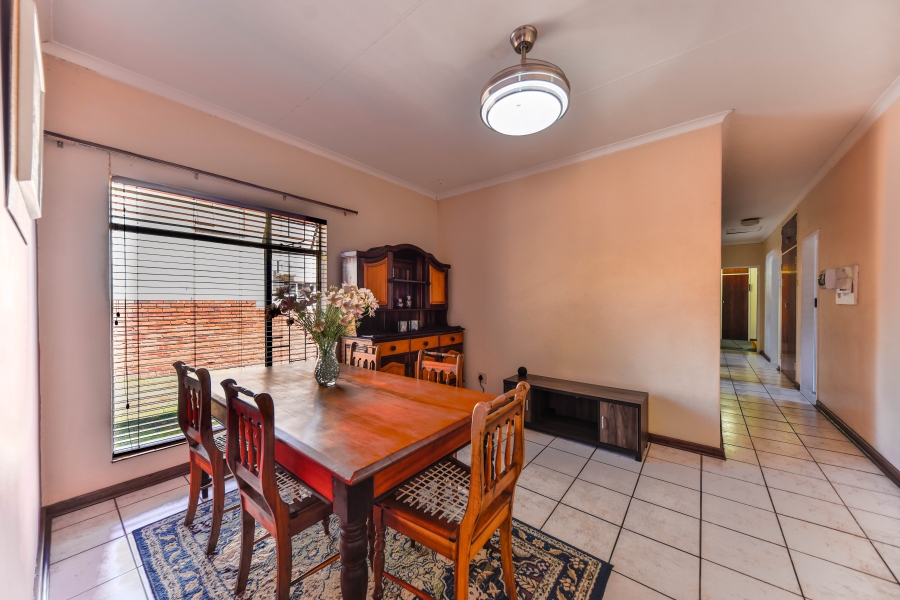 4 Bedroom Property for Sale in Garsfontein Gauteng