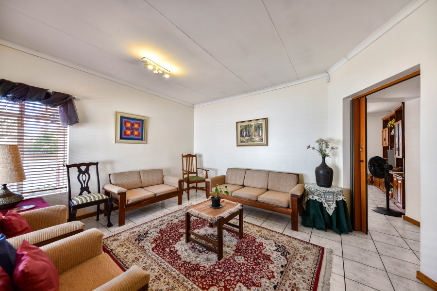 4 Bedroom Property for Sale in Garsfontein Gauteng