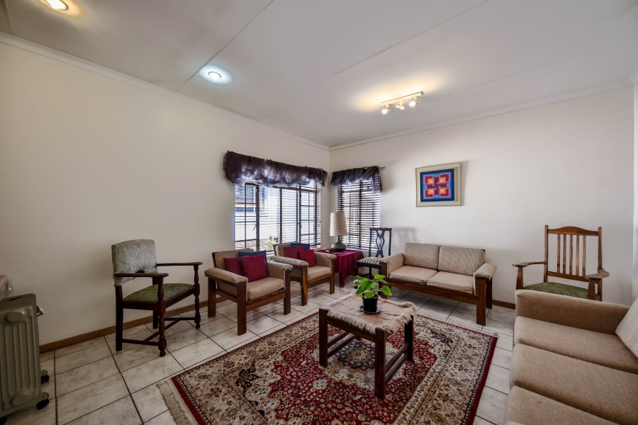4 Bedroom Property for Sale in Garsfontein Gauteng