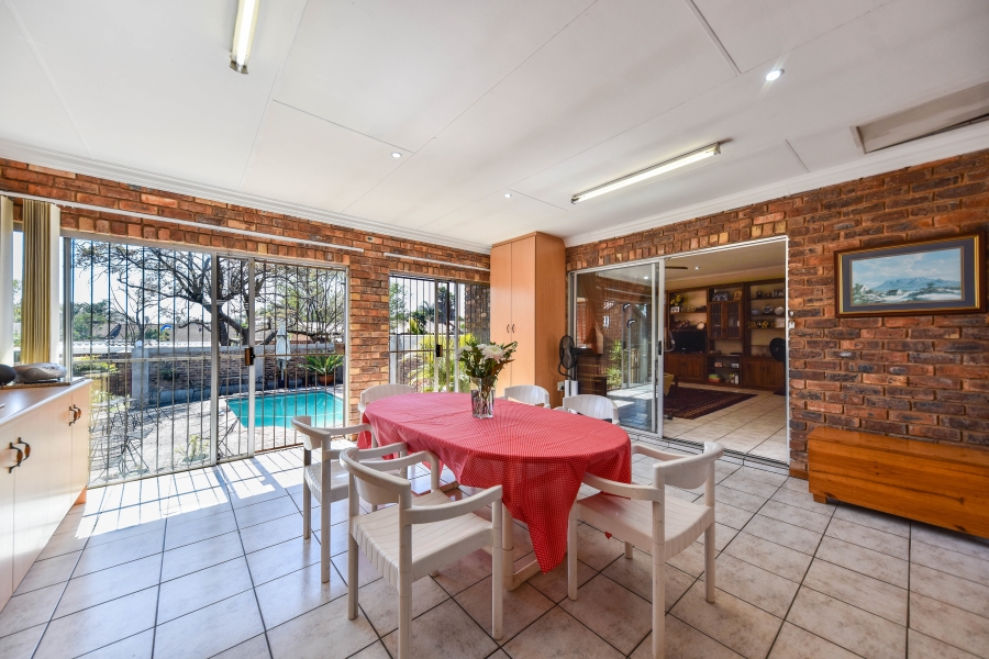 4 Bedroom Property for Sale in Garsfontein Gauteng