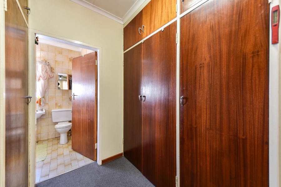 4 Bedroom Property for Sale in Garsfontein Gauteng