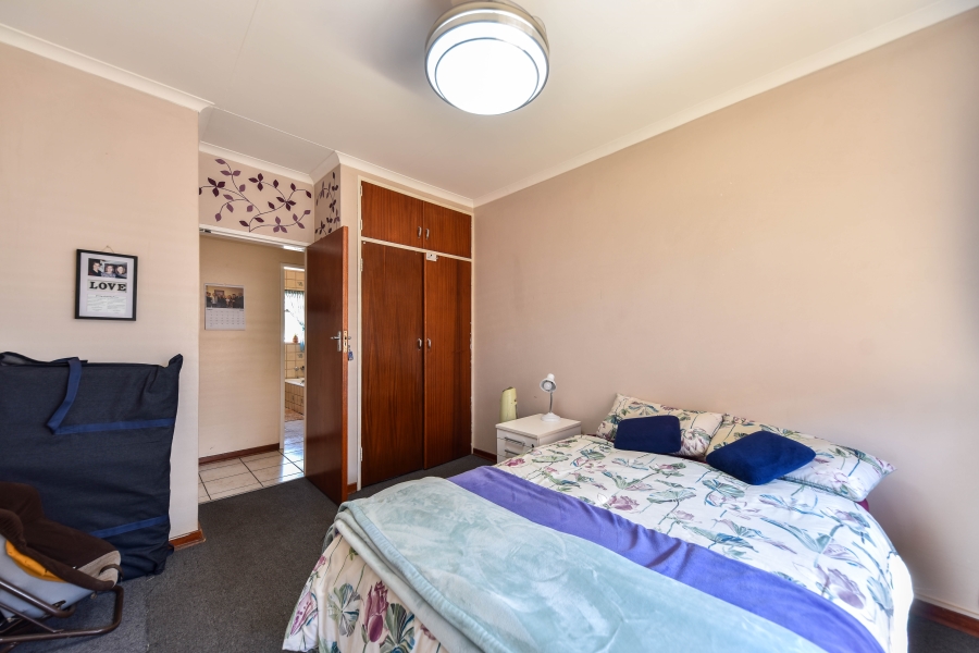 4 Bedroom Property for Sale in Garsfontein Gauteng