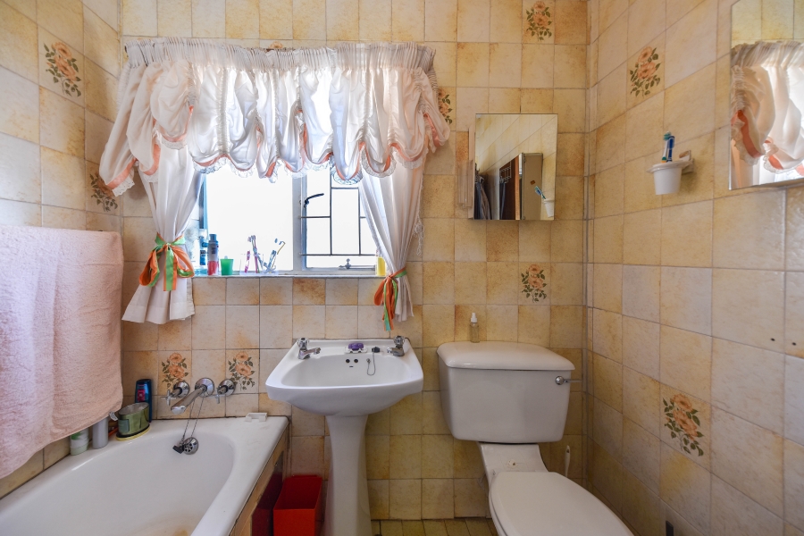 4 Bedroom Property for Sale in Garsfontein Gauteng