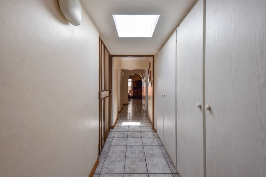 4 Bedroom Property for Sale in Garsfontein Gauteng