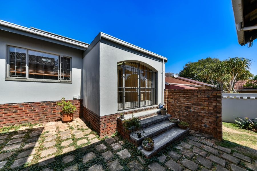 4 Bedroom Property for Sale in Garsfontein Gauteng
