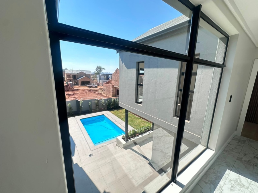 4 Bedroom Property for Sale in Olifantsfontein Gauteng
