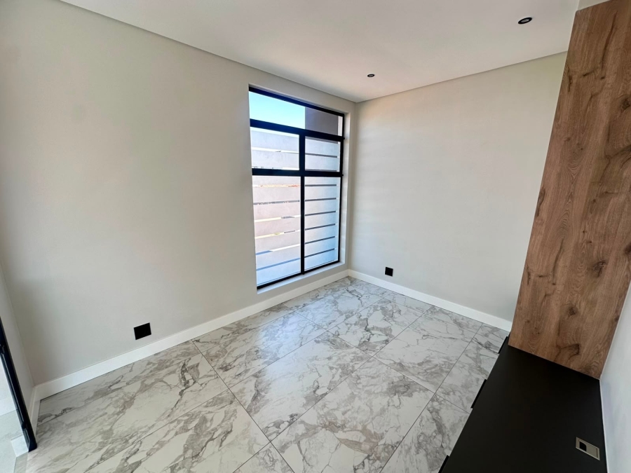 4 Bedroom Property for Sale in Olifantsfontein Gauteng