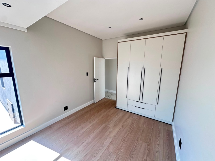 4 Bedroom Property for Sale in Olifantsfontein Gauteng
