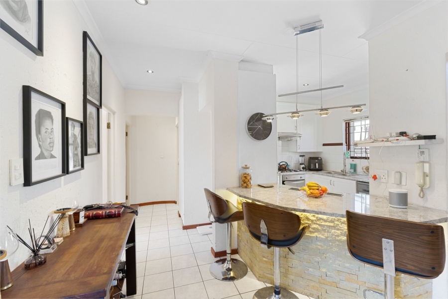 To Let 2 Bedroom Property for Rent in Douglasdale Gauteng
