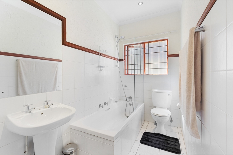 To Let 2 Bedroom Property for Rent in Douglasdale Gauteng