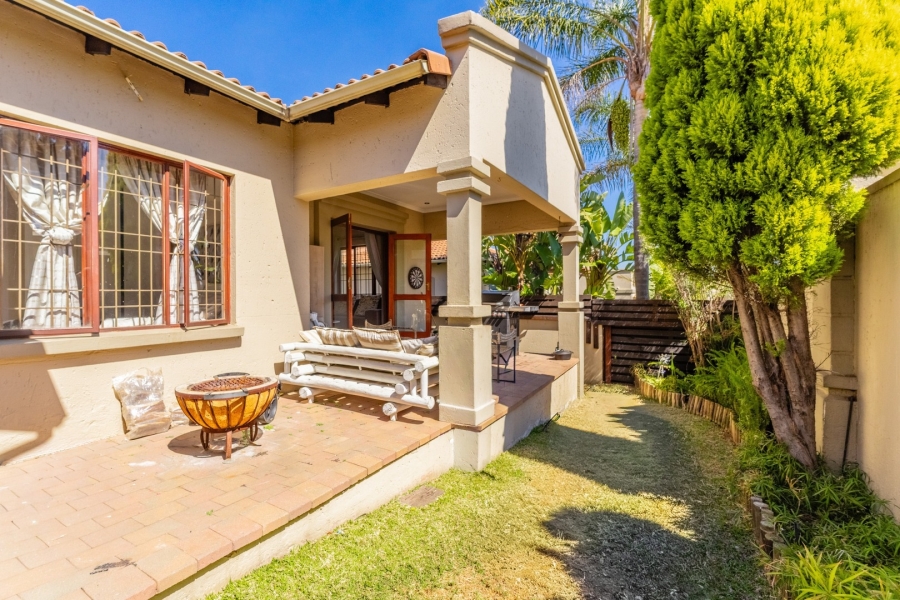To Let 2 Bedroom Property for Rent in Douglasdale Gauteng