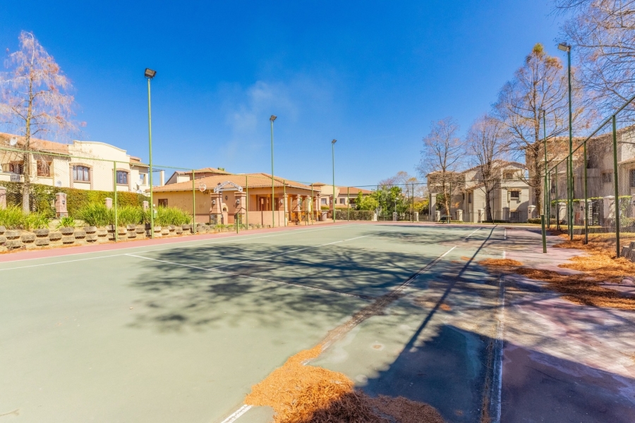 To Let 2 Bedroom Property for Rent in Douglasdale Gauteng