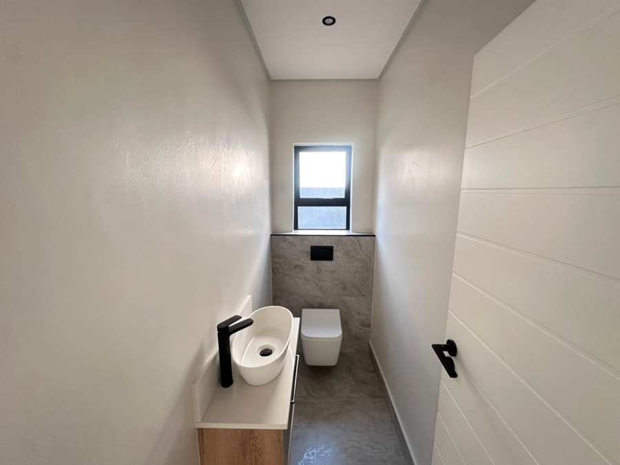 4 Bedroom Property for Sale in Olifantsfontein Gauteng