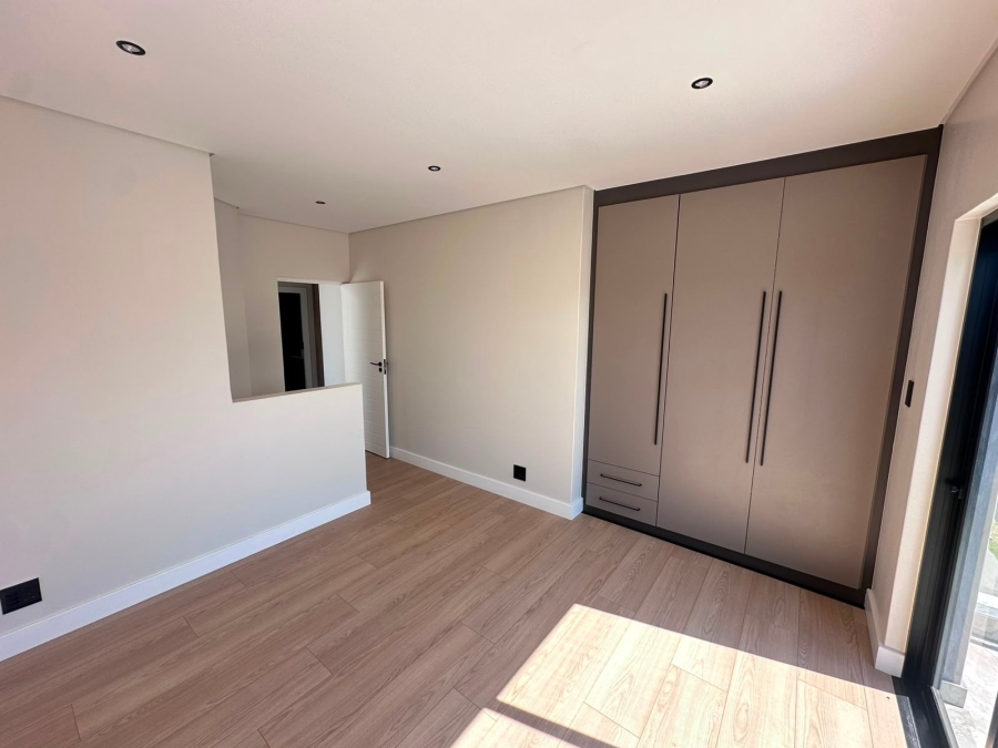 4 Bedroom Property for Sale in Olifantsfontein Gauteng