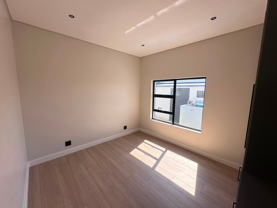 4 Bedroom Property for Sale in Olifantsfontein Gauteng