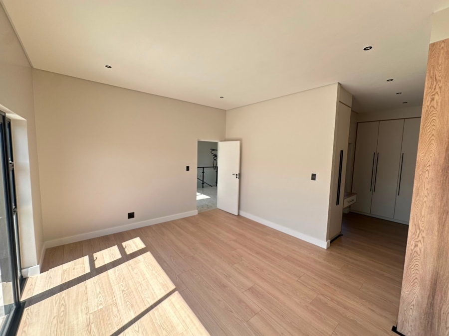 4 Bedroom Property for Sale in Olifantsfontein Gauteng