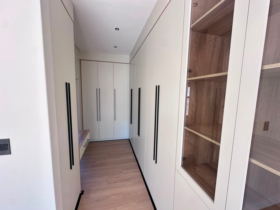 4 Bedroom Property for Sale in Olifantsfontein Gauteng