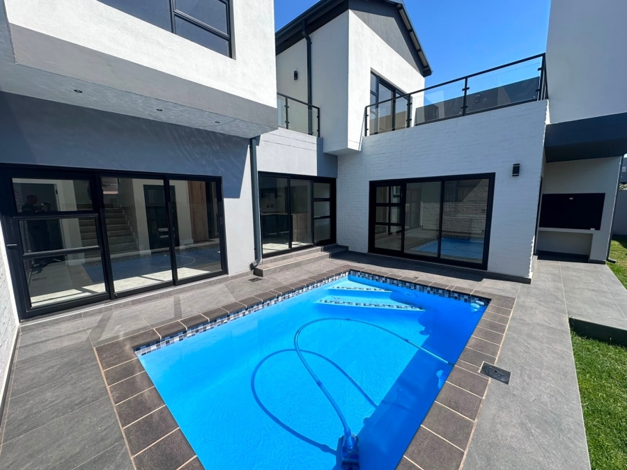 4 Bedroom Property for Sale in Olifantsfontein Gauteng