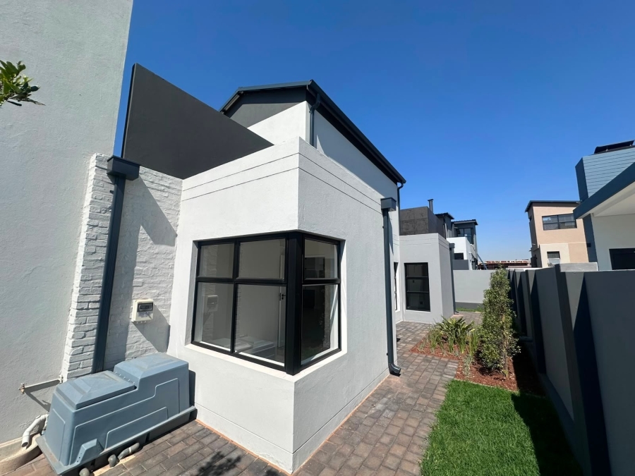 4 Bedroom Property for Sale in Olifantsfontein Gauteng
