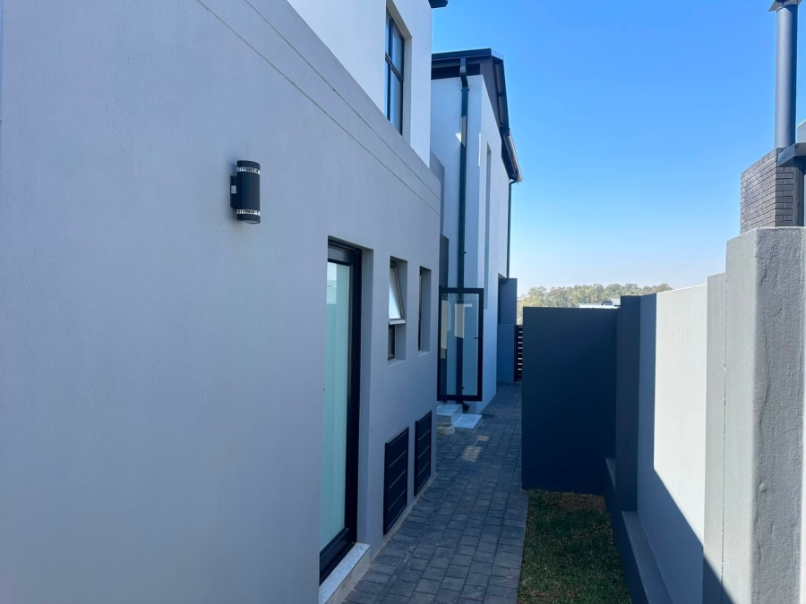 4 Bedroom Property for Sale in Olifantsfontein Gauteng