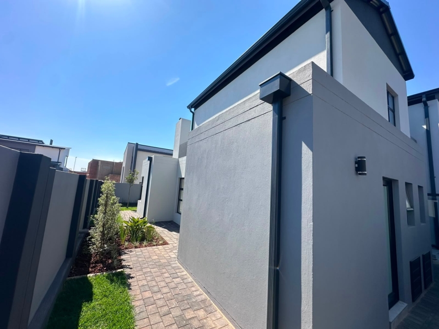 4 Bedroom Property for Sale in Olifantsfontein Gauteng