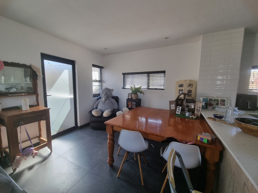 2 Bedroom Property for Sale in Bronberg Gauteng