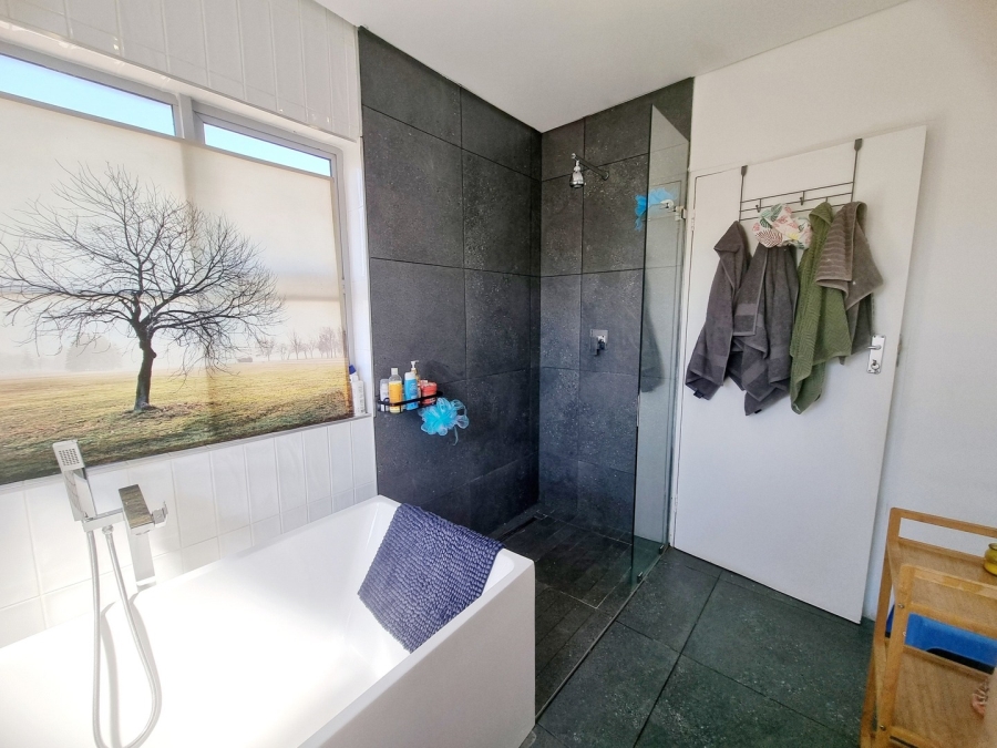 2 Bedroom Property for Sale in Bronberg Gauteng