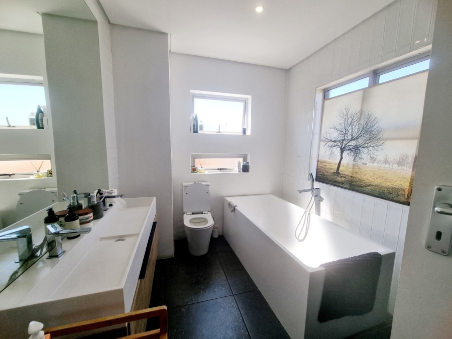 2 Bedroom Property for Sale in Bronberg Gauteng