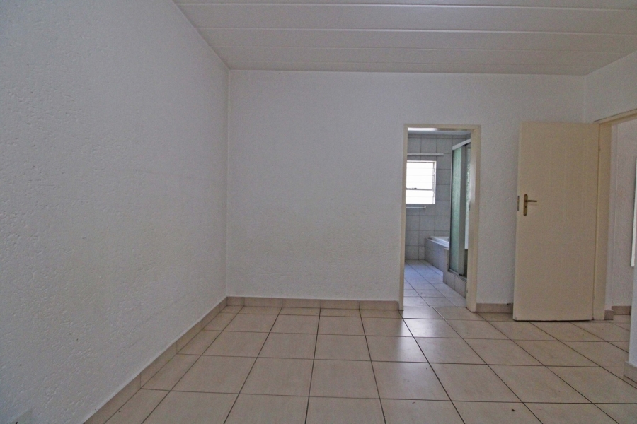 1 Bedroom Property for Sale in Rivonia Gauteng