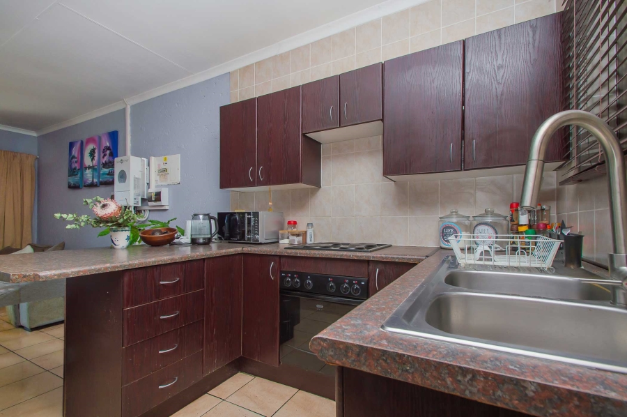 2 Bedroom Property for Sale in Sugar Bush Estate Gauteng