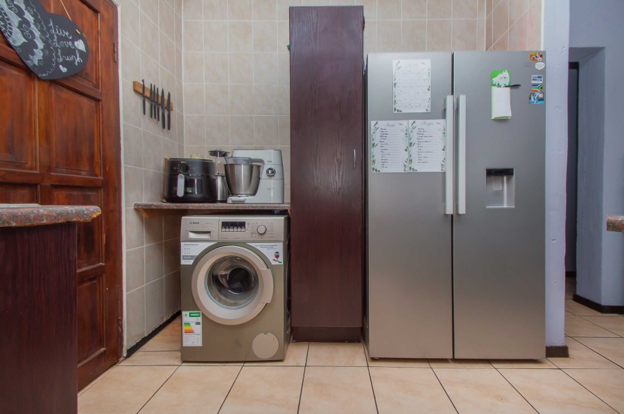 2 Bedroom Property for Sale in Sugar Bush Estate Gauteng