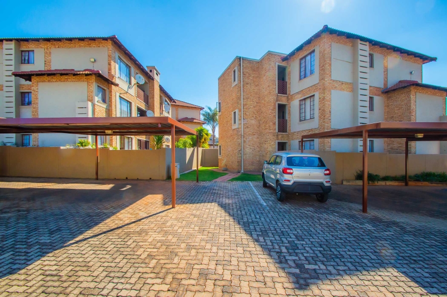 2 Bedroom Property for Sale in Sugar Bush Estate Gauteng