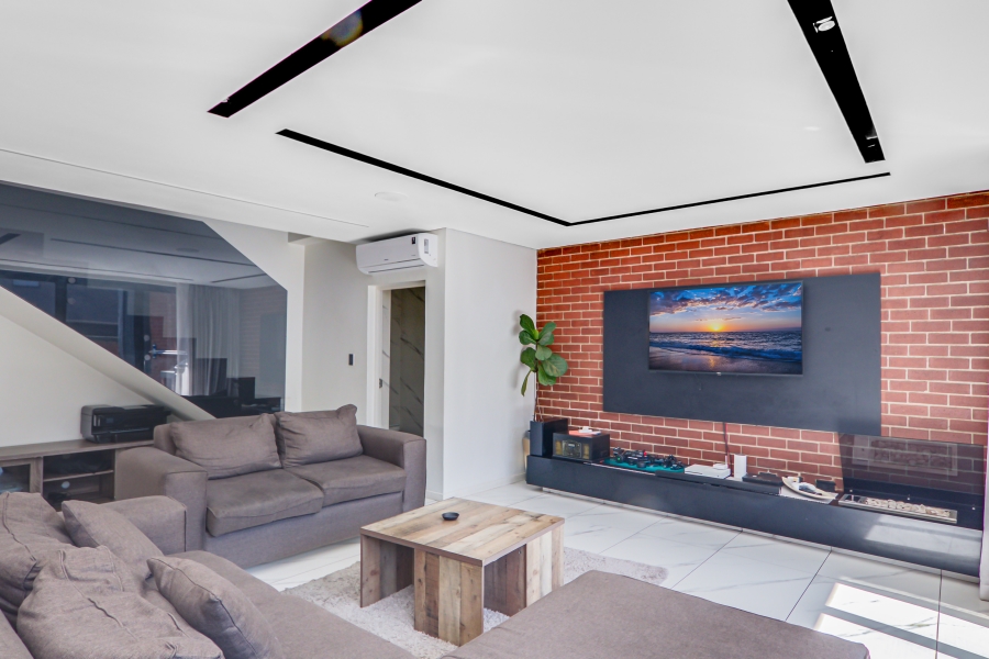 3 Bedroom Property for Sale in Broadacres Gauteng