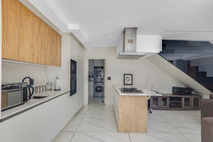 3 Bedroom Property for Sale in Broadacres Gauteng