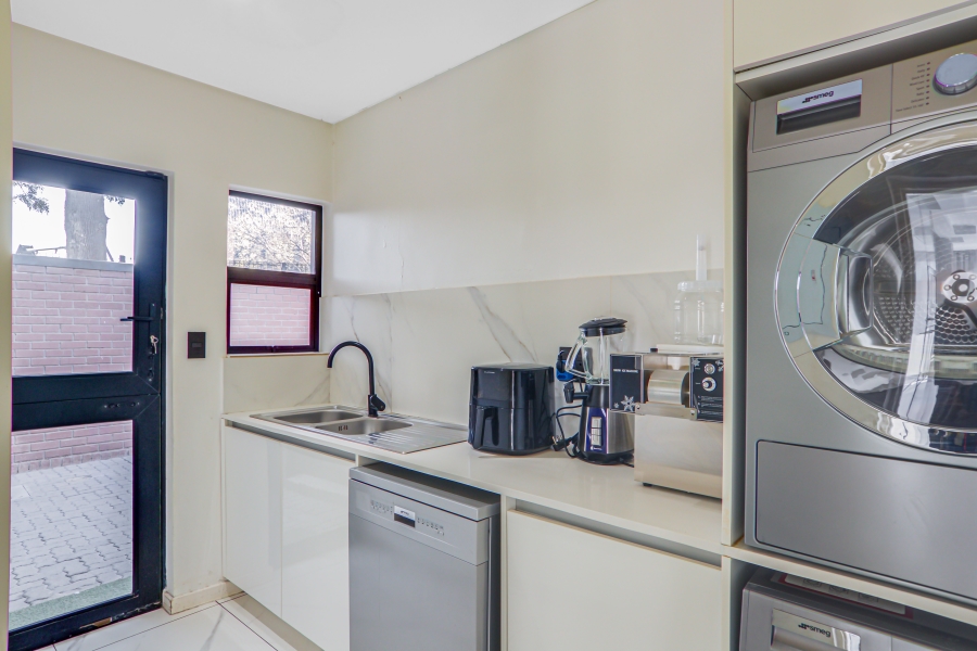 3 Bedroom Property for Sale in Broadacres Gauteng