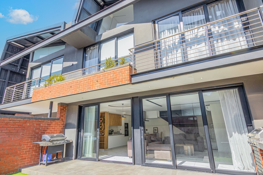 3 Bedroom Property for Sale in Broadacres Gauteng