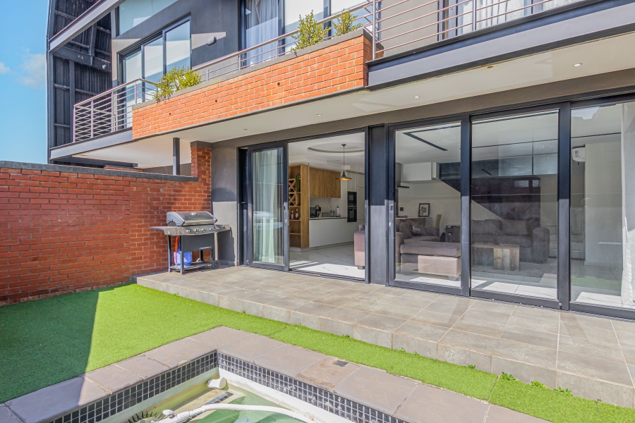 3 Bedroom Property for Sale in Broadacres Gauteng