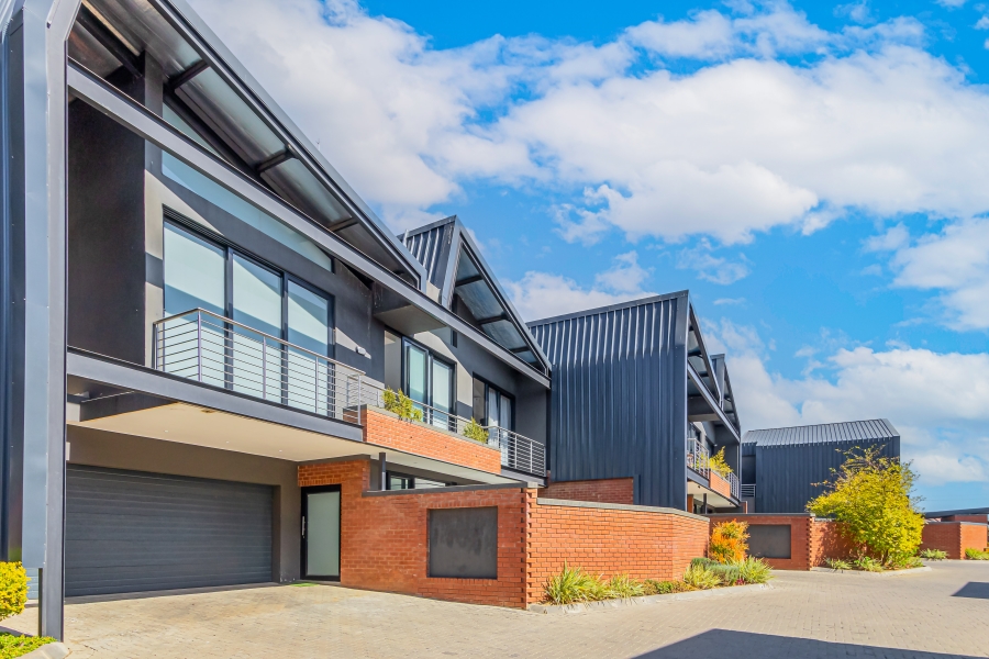 3 Bedroom Property for Sale in Broadacres Gauteng