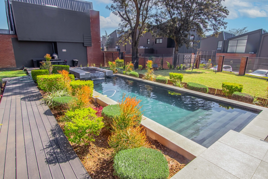 3 Bedroom Property for Sale in Broadacres Gauteng