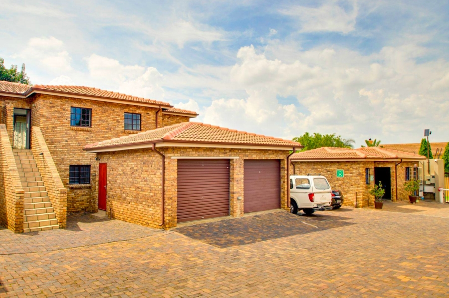 2 Bedroom Property for Sale in Boskruin Gauteng